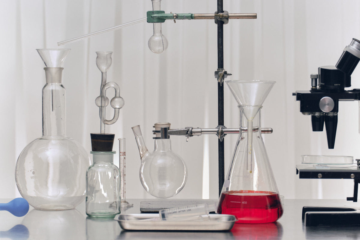 The Science of Extrait de Parfum: Oil Concentration Explained
